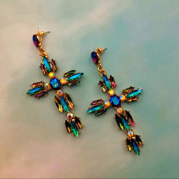 NEW Rhinestone cross earrings. - Picture 1 of 11